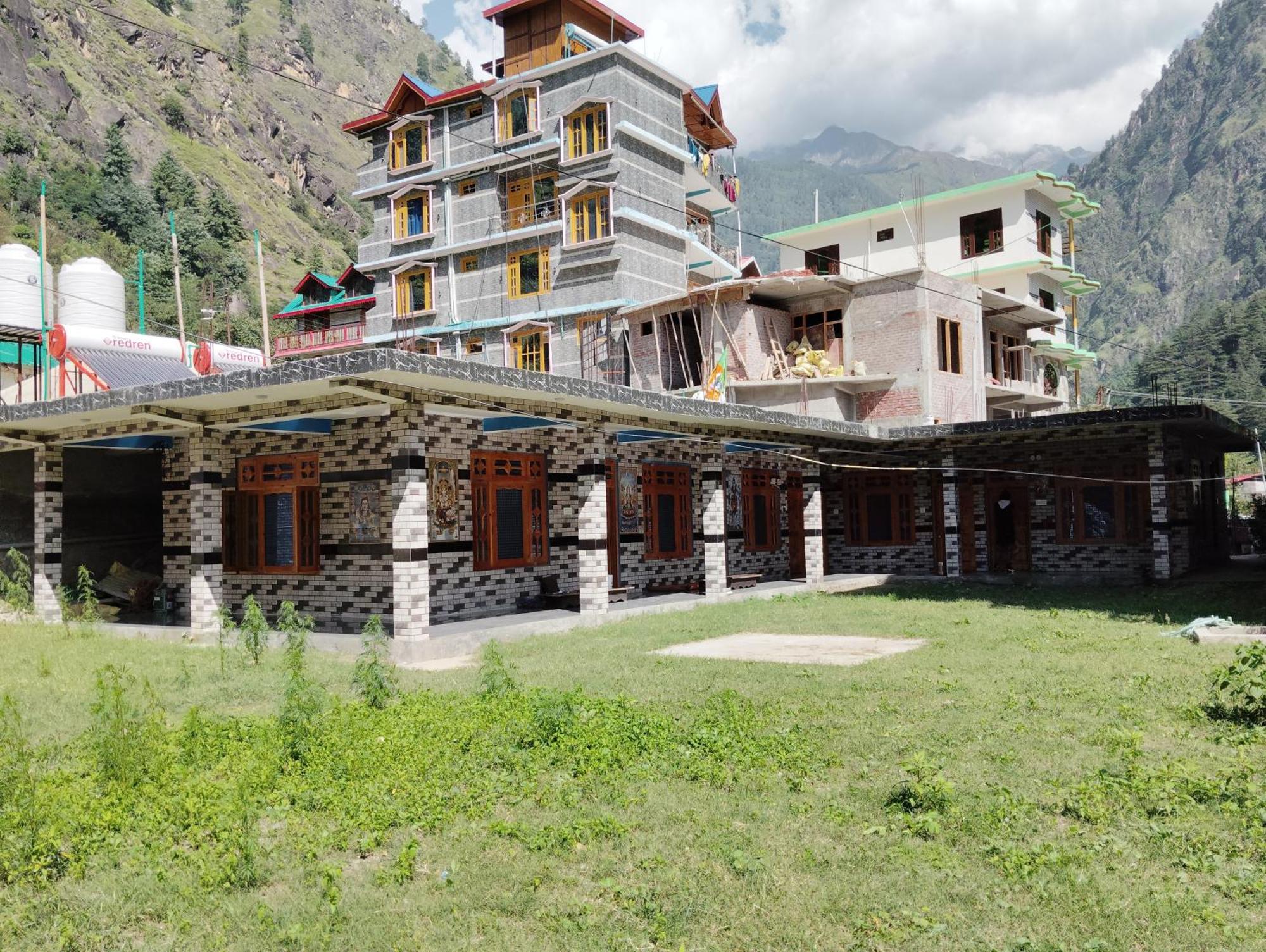 Dog N Hill Hotel Kasol Exterior photo