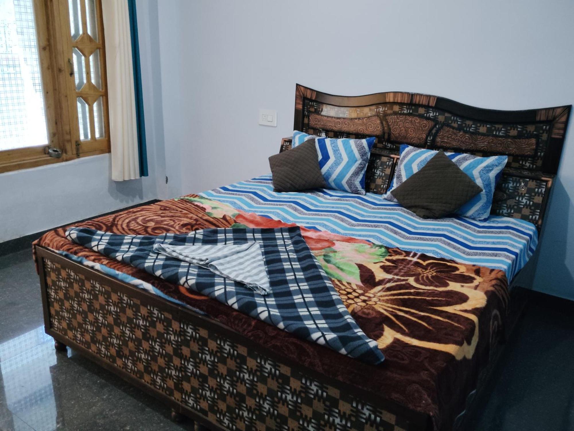 Dog N Hill Hotel Kasol Exterior photo